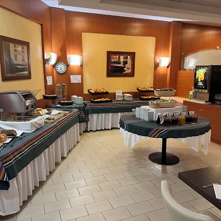 Brit Du Hotel 2*